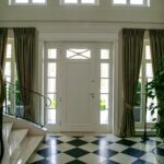 Drzwi białe wejściowe z szybami