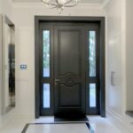 Drzwi czarne wejściowe na wymiar z szybami