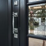 Drzwi czarne zewnętrzne