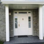 Drzwi wejściowe białe